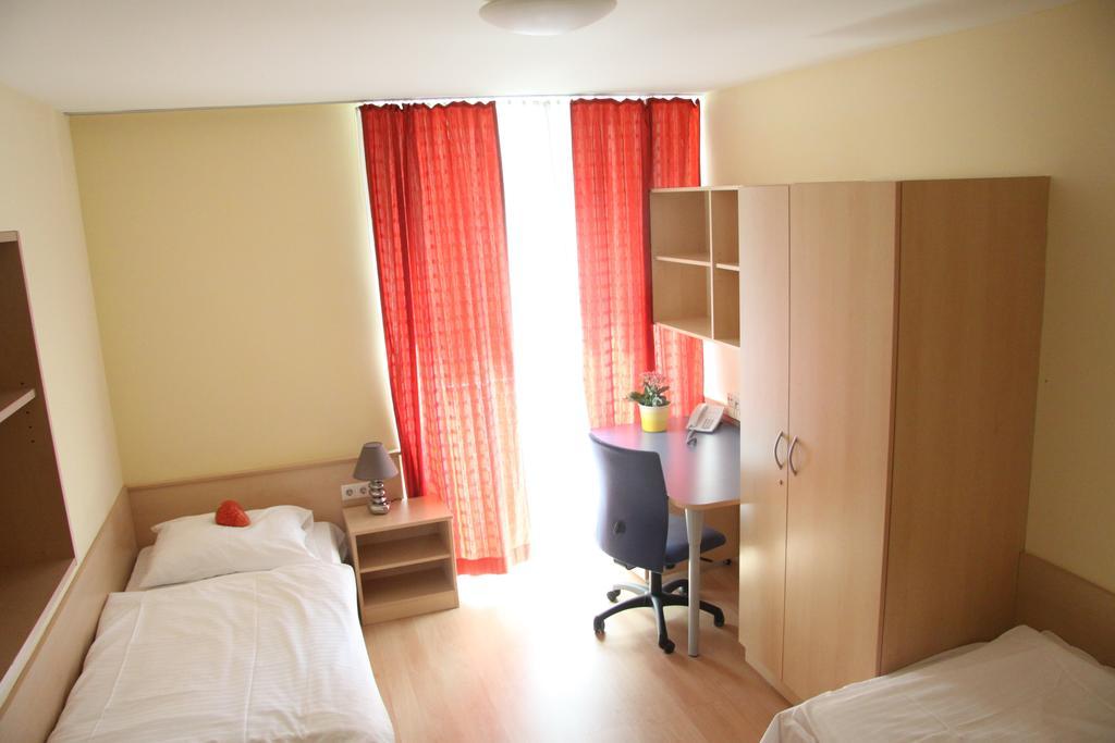Strawberry Hostel Vienna Room photo