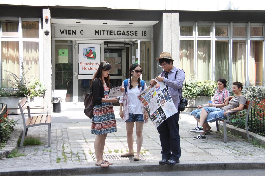 Strawberry Hostel Vienna Exterior photo
